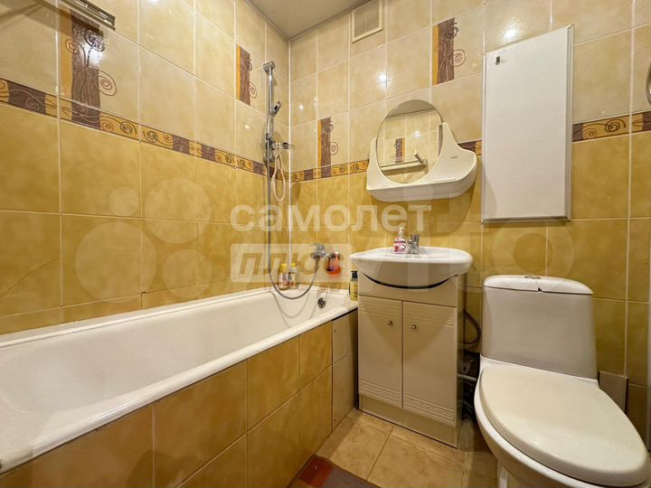 2-к. квартира, 43,7 м², 2/4 эт.