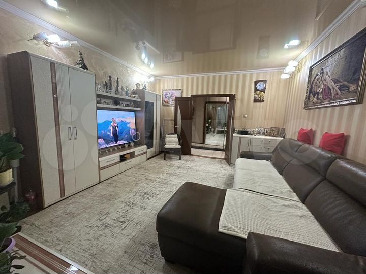 2-к. квартира, 61 м², 4/9 эт.