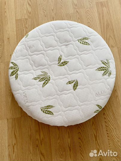 Матрас детский круглый, наматрасник и 2 простыни