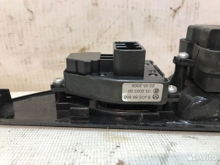 Блок управления стеклоподъемниками передний левый