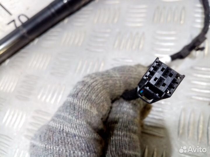 Б/У Амортизатор электрический двери багажни#001