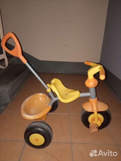 Трехколесный велосипед