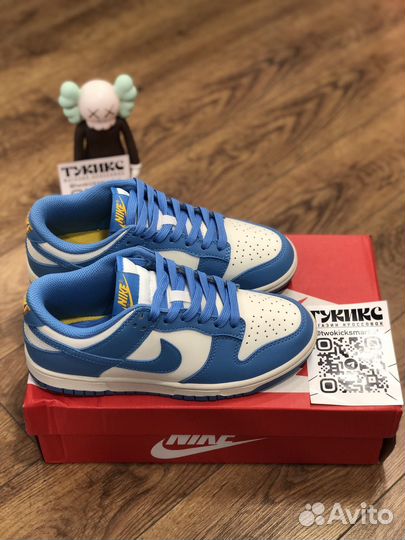 Nike dunk low university blue