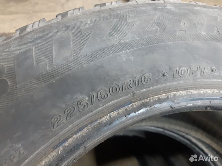 Bridgestone Blizzak DM-V1 225/60 R16