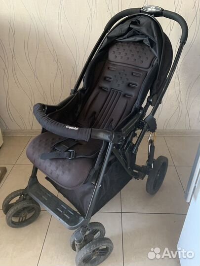 Прогулочная коляска combi