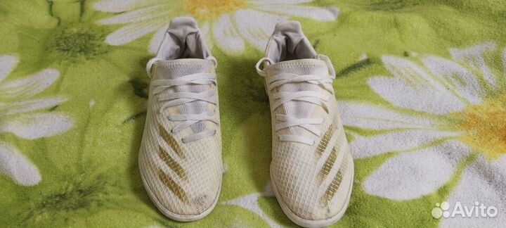Футбольные бутсы adidas