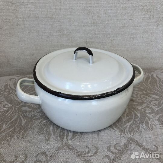 Эмалированная кастрюля 2,2 л