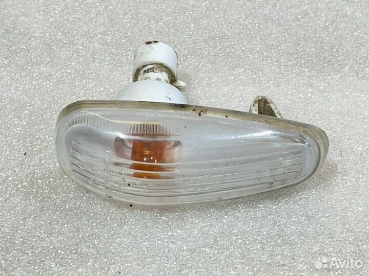 Повторитель на крыло Лада Приора