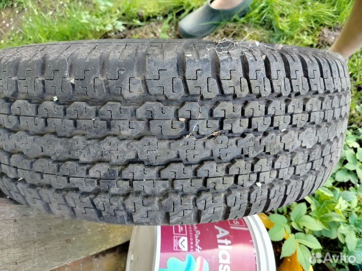 Bridgestone Dueler H/T D689 255/70 R15