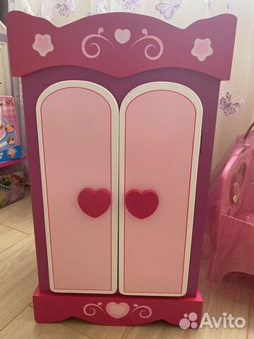 Игрушечный шкаф для кукольной одежды