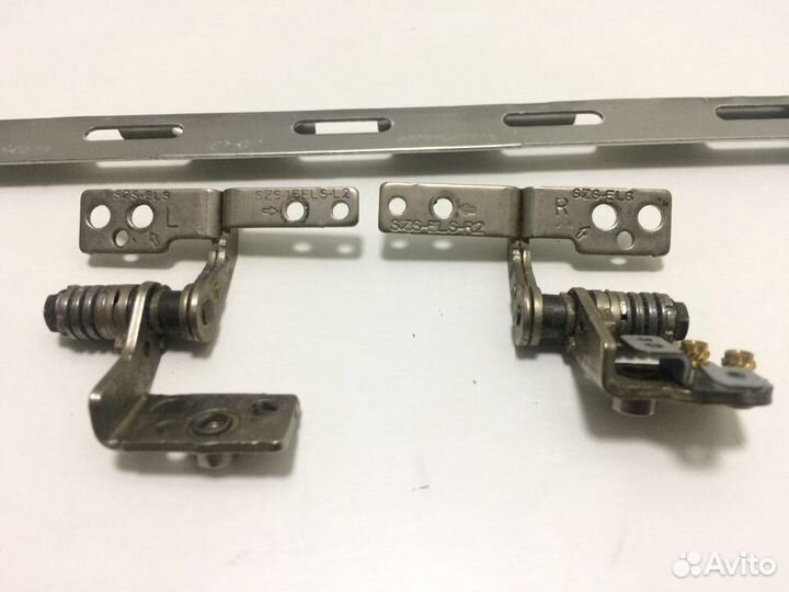 Петли матрицы ноутбука Samsung NP300E5X