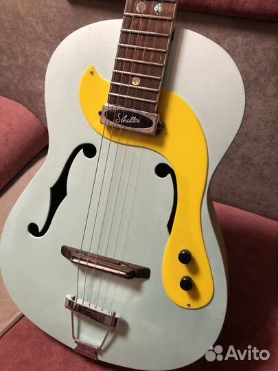 Электро-акустическая гитара