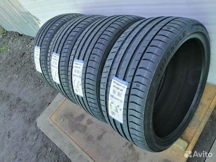 Triangle EffeXSport TH202 265/35 R20