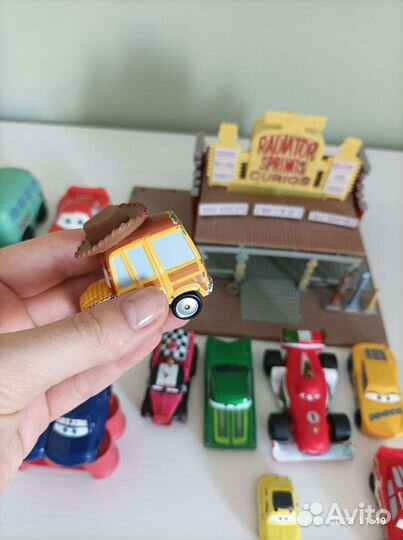 Машинки из мультфильма тачки