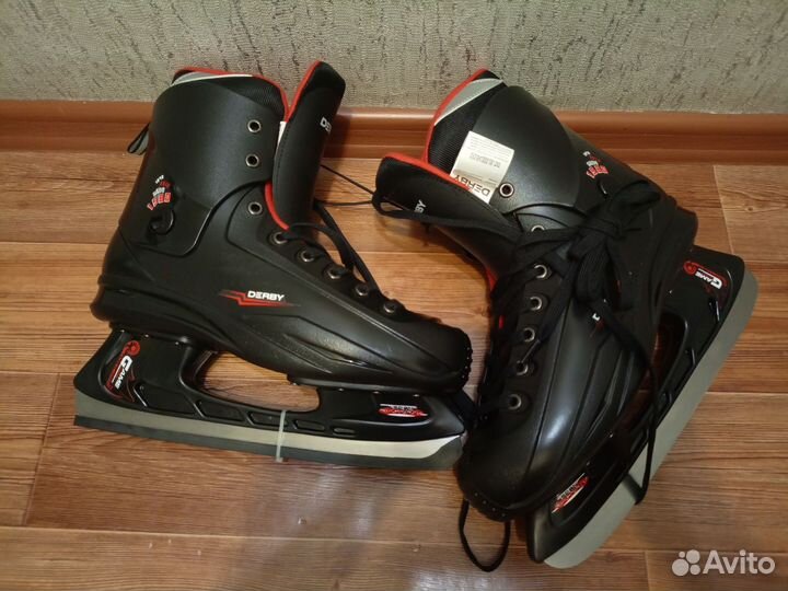Коньки хоккейные