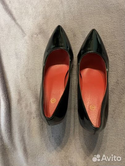 Туфли женские 37 размер на каблуке