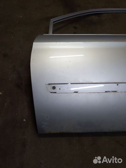 Дверь водителя Додж караван Вояджер 01-07г