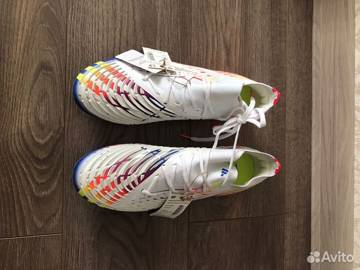 Футбольные бутсы adidas