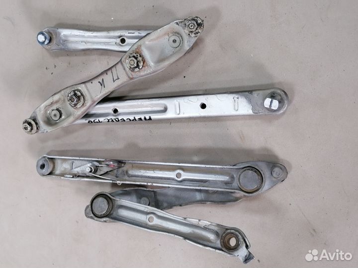 Петля капота Mercedes-Benz 190/W201 1982-93