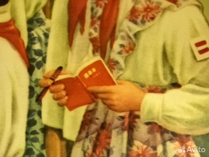 Лэй Фэн рассказывает революционные истории- плакат