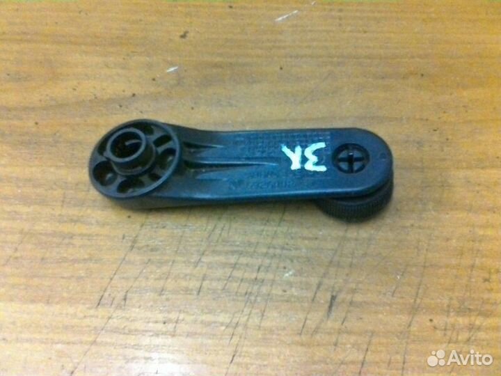 Ручка стеклоподъемника задняя левая Toyota Avensis