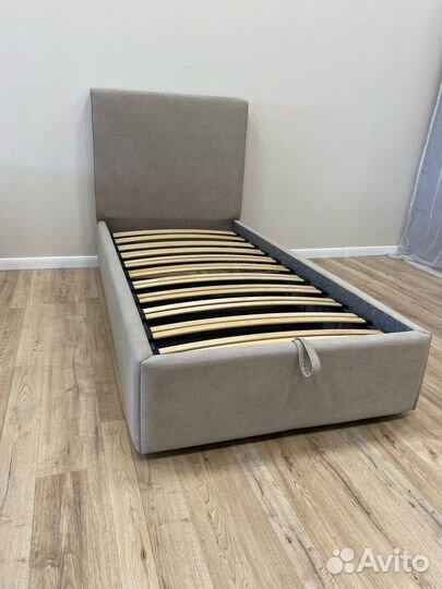 Детская кровать классическая