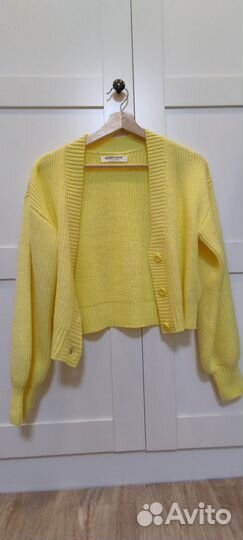 Кардиган на пуговицах для девочки(новый)