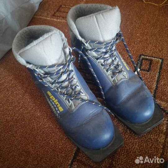 Лыжные ботинки с креплением