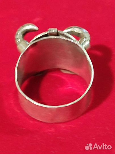 Серебряный перстень