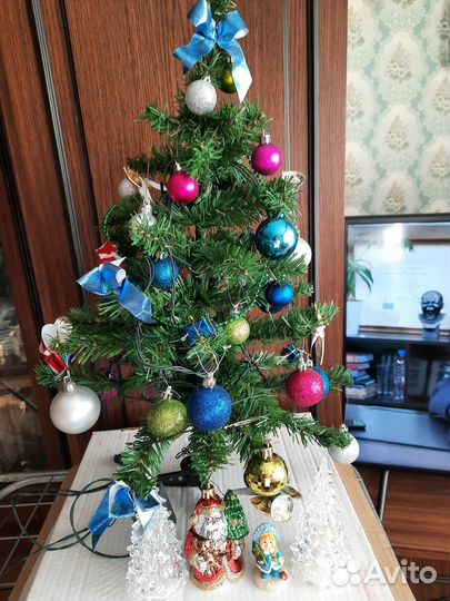 Ёлка искусственная настольная с игрушками гирляндо