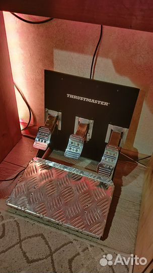 Игровой руль Thrustmaster