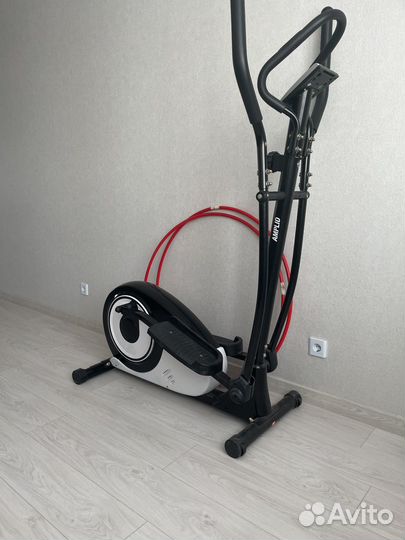 Эллиптический тренажер и обруч металлический