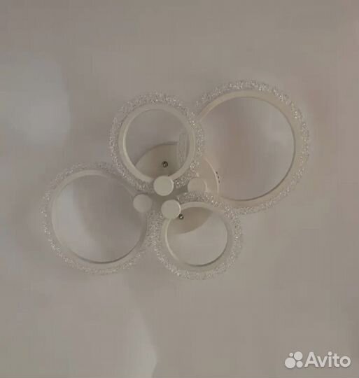 Люстра светодиодная. Новая