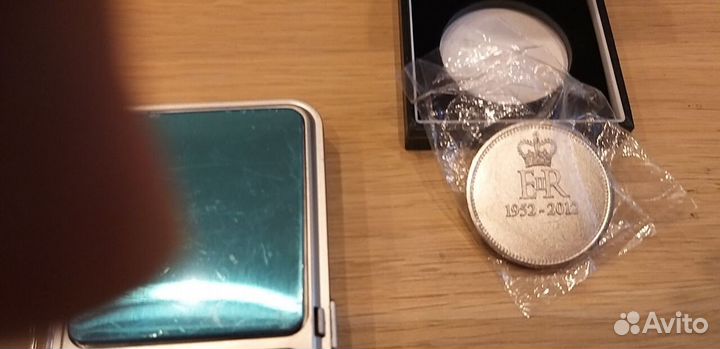 Редкая медаль Бриллиантовый юбилей Елизаветы