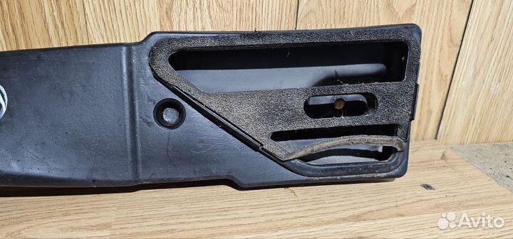 Воздухозаборник левый Land Rover Freelander 2