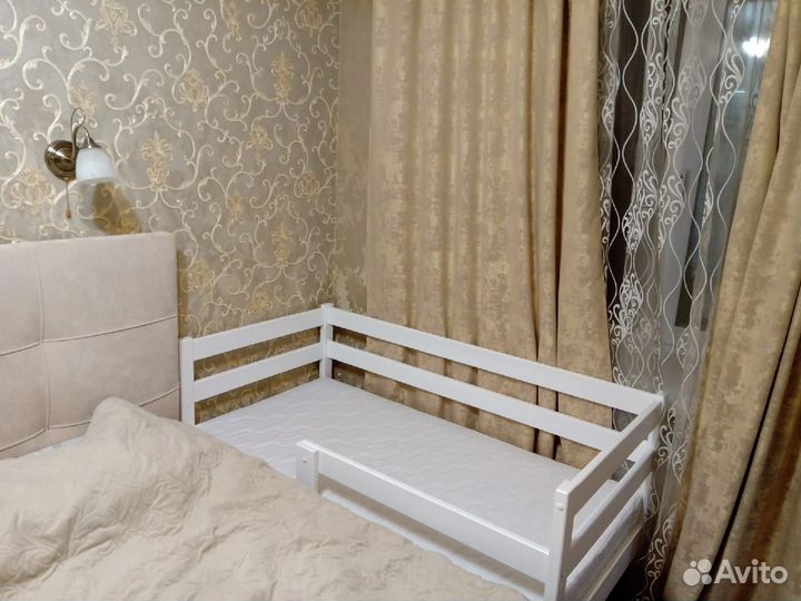 Детская кровать от 2 лет с бортиками