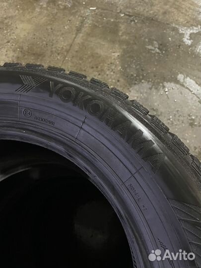 Yokohama Ice Guard IG65 215/60 R16
