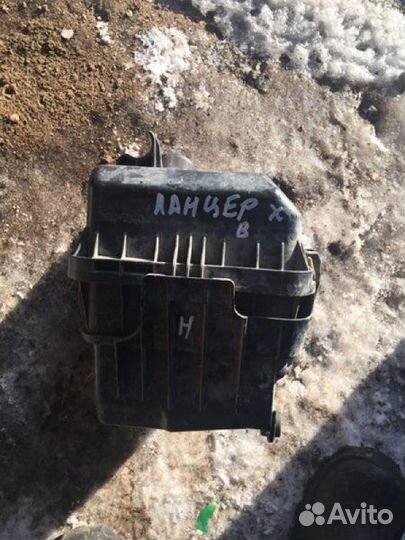 Корпус воздушного фильтра Mitsubishi Lancer CY2A