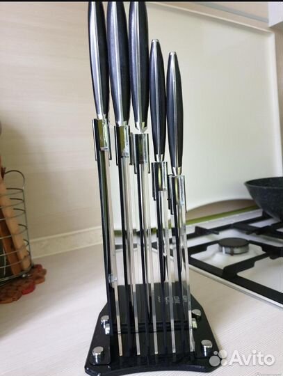 Набор кухонных ножей с подставкой