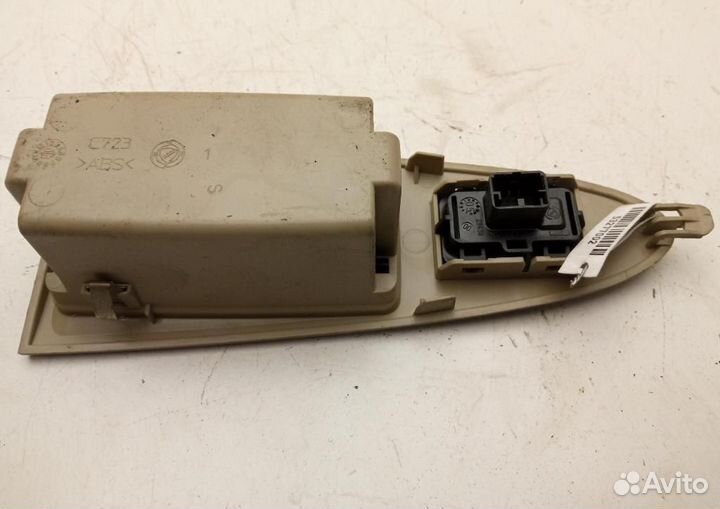 Кнопка стеклоподъемника Fiat Croma