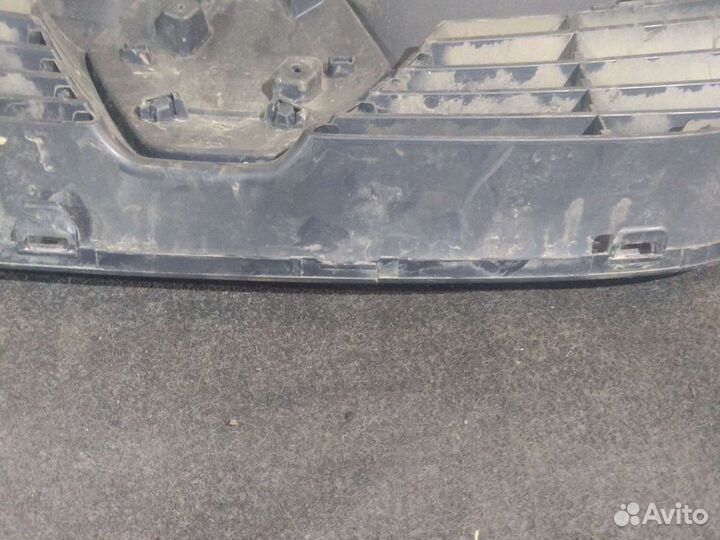 Решётка радиатора Renault Logan 2