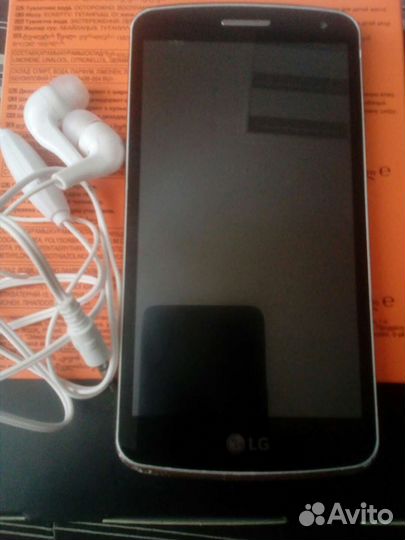 Телефон LG