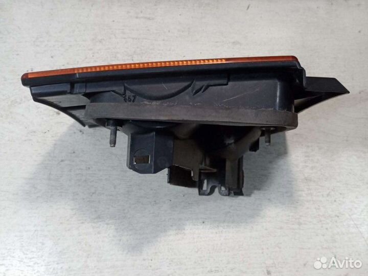 Фонарь правый Volkswagen Vento 1993