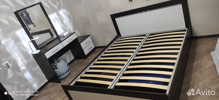 Кровать двухспальная с матрасом бу 160 200