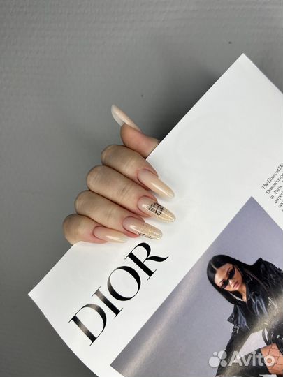 Маникюр /педикюр (гель лак; наращивание ногтей)