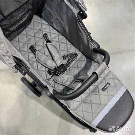 Коляска для новорождённых Luxmom