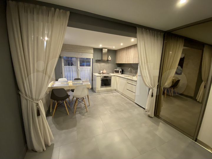 2-к. квартира, 65 м², 2/2 эт.