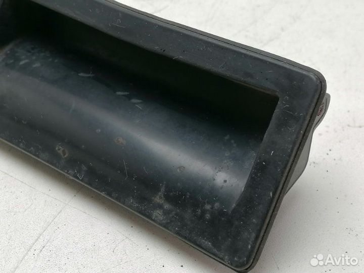 Ручка открывания багажника задняя Volkswagen