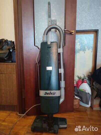 Профессиональный пылесос Delvir