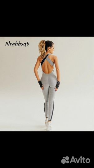 Комбинезон спортивный новый